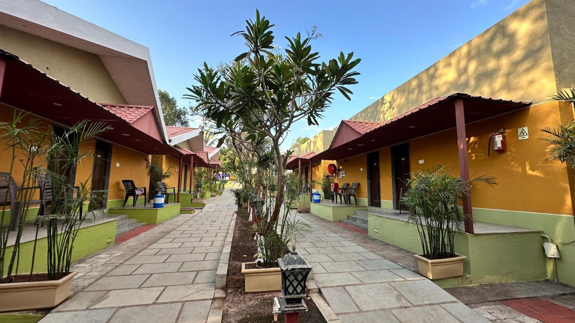 Lion Park Hotel & Resorts Sasan Gir Exteriör bild