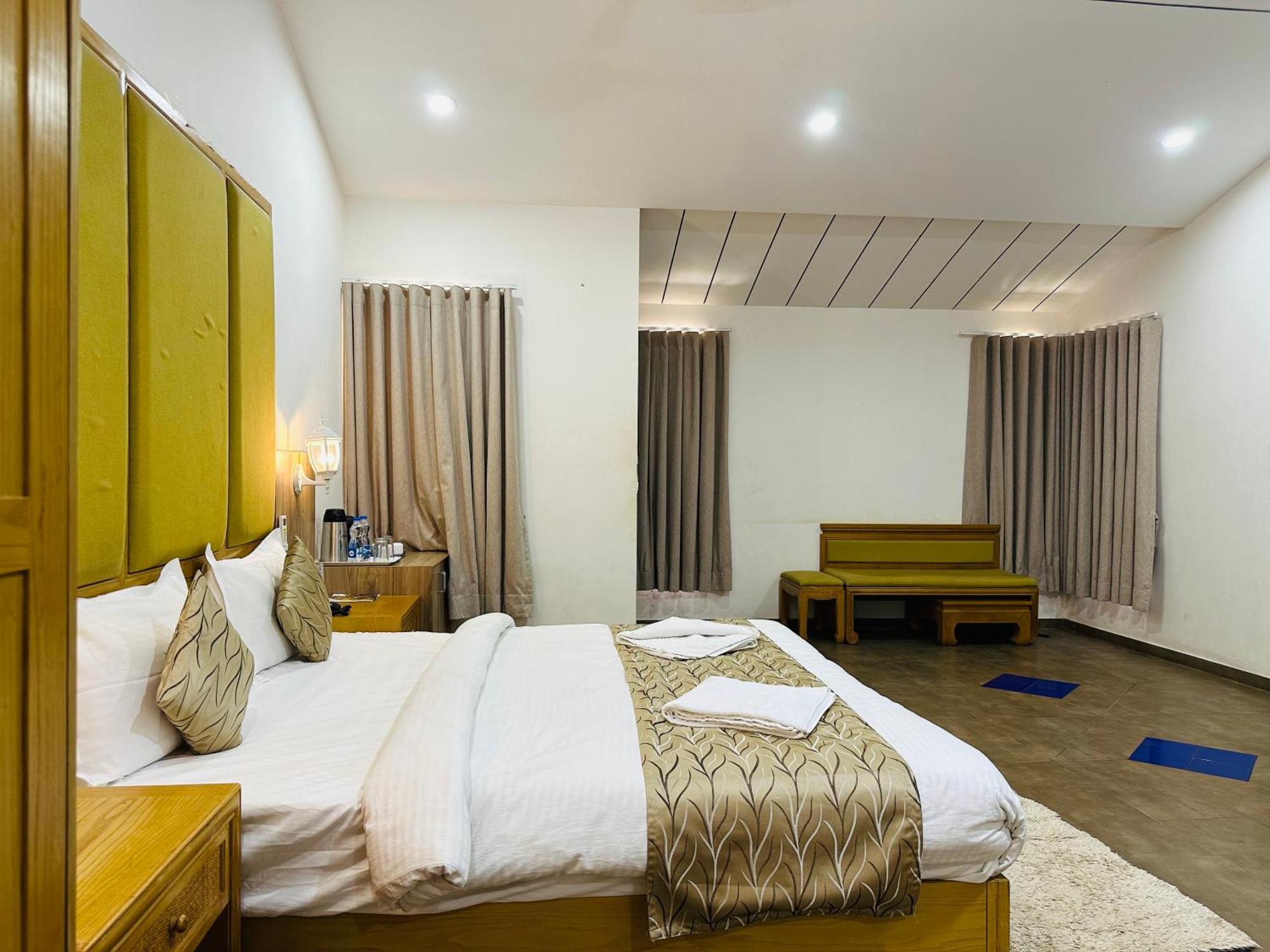 Lion Park Hotel & Resorts Sasan Gir Exteriör bild