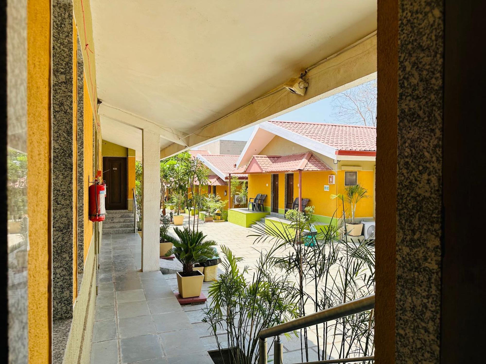 Lion Park Hotel & Resorts Sasan Gir Exteriör bild