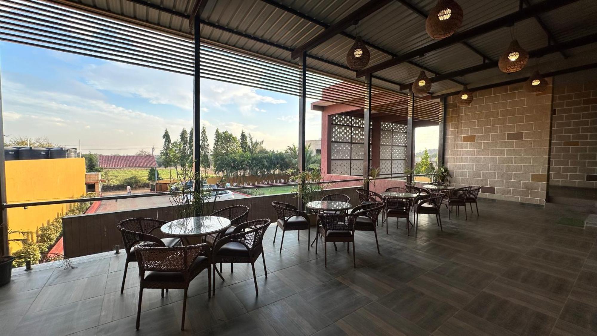Lion Park Hotel & Resorts Sasan Gir Exteriör bild